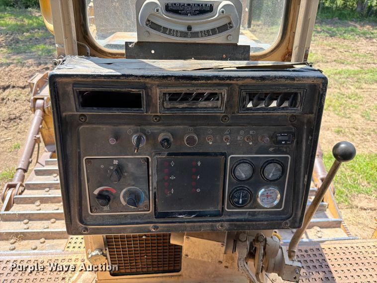 image for item FN5775 1995 Caterpillar D8N dozer