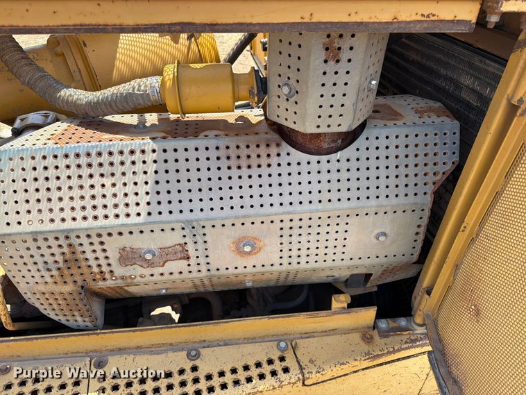 image for item FN5775 1995 Caterpillar D8N dozer
