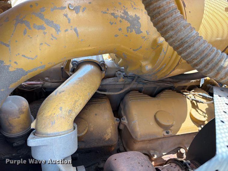 image for item FN5775 1995 Caterpillar D8N dozer