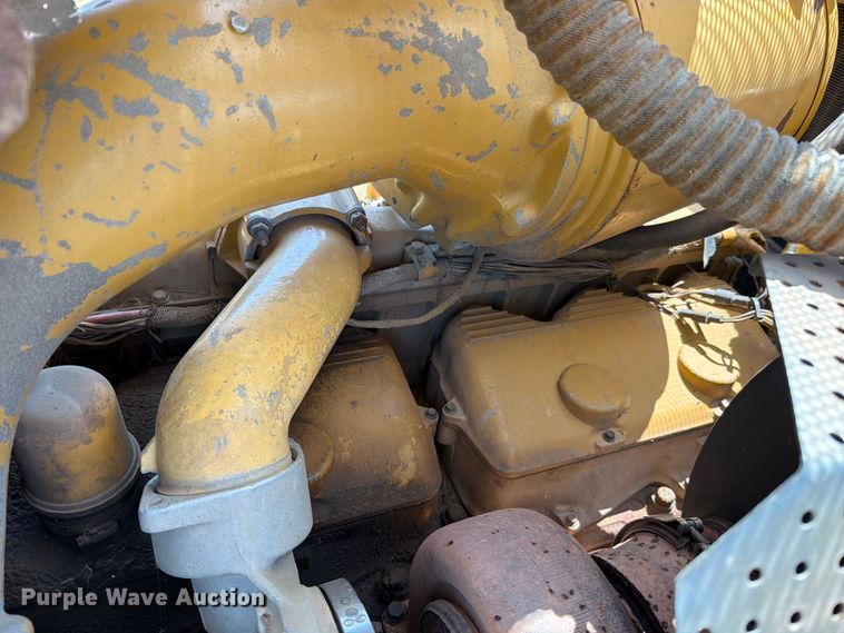 image for item FN5775 1995 Caterpillar D8N dozer