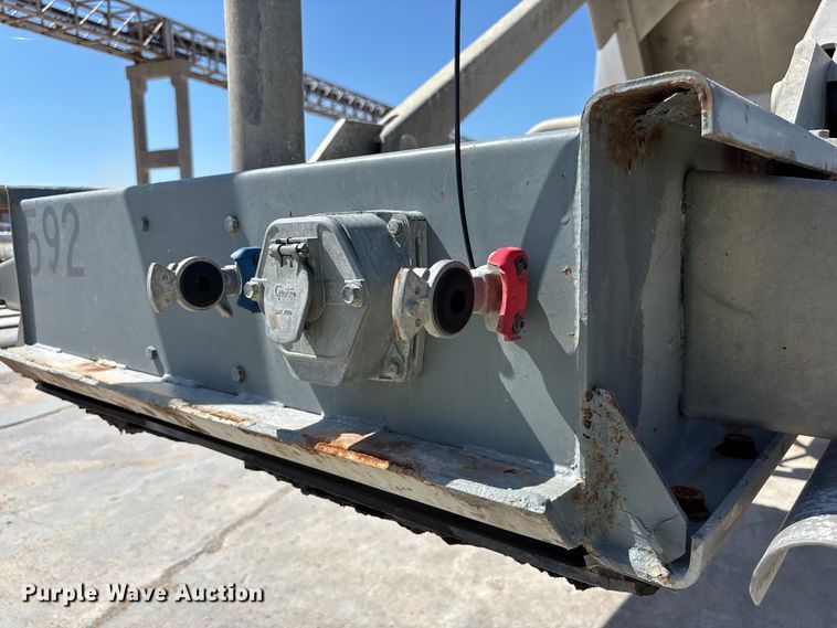 image for item FP3000 2006 Heil pneumatic dry bulk trailer