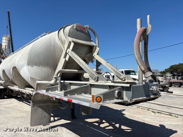 image for item FP3000 2006 Heil pneumatic dry bulk trailer