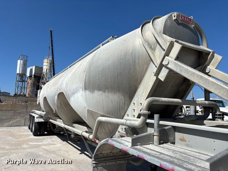image for item FP3000 2006 Heil pneumatic dry bulk trailer