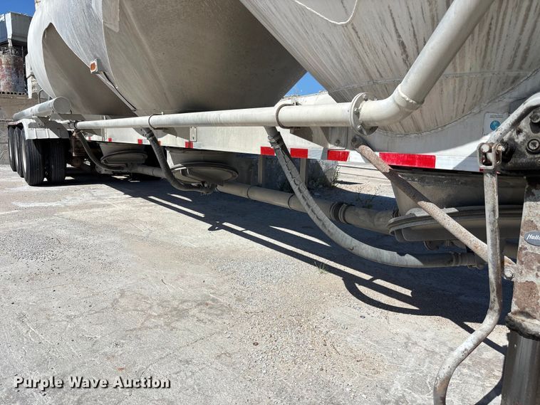 image for item FP3000 2006 Heil pneumatic dry bulk trailer
