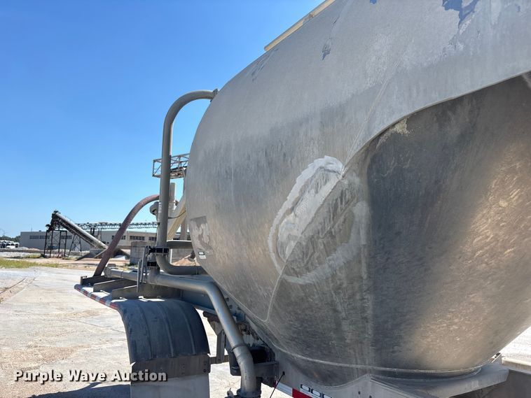 image for item FP3000 2006 Heil pneumatic dry bulk trailer