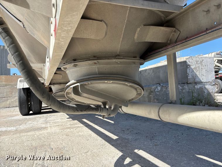 image for item FP3000 2006 Heil pneumatic dry bulk trailer