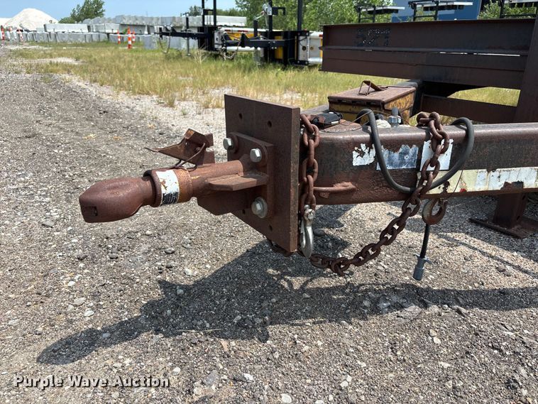 image for item FP3007 2002 Ullhaul 182WB utility trailer