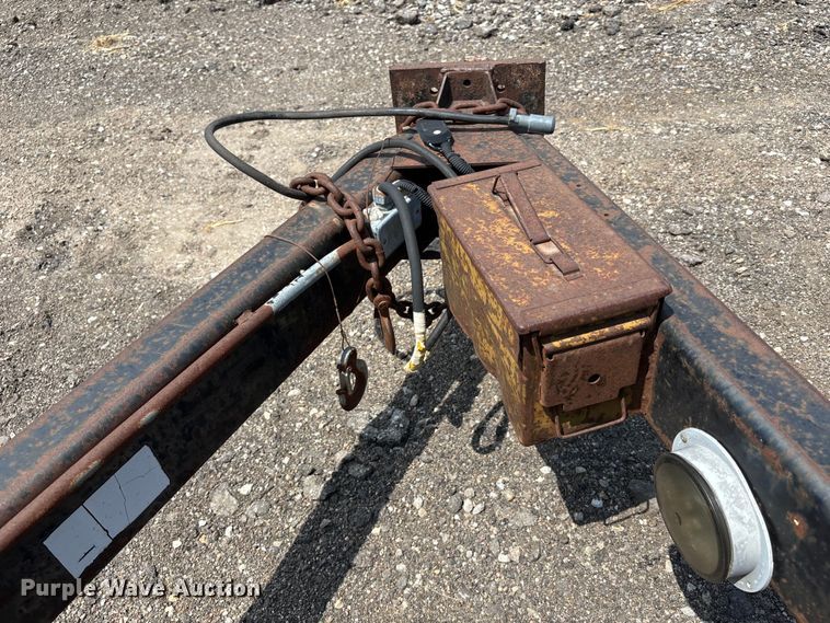 image for item FP3007 2002 Ullhaul 182WB utility trailer