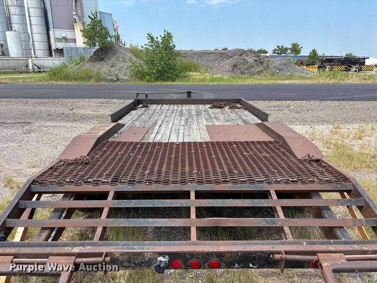 image for item FP3007 2002 Ullhaul 182WB utility trailer