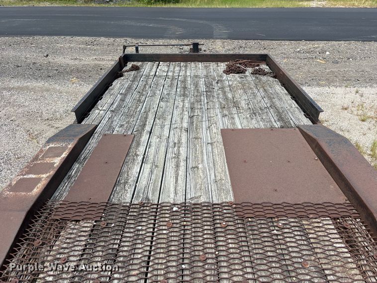 image for item FP3007 2002 Ullhaul 182WB utility trailer