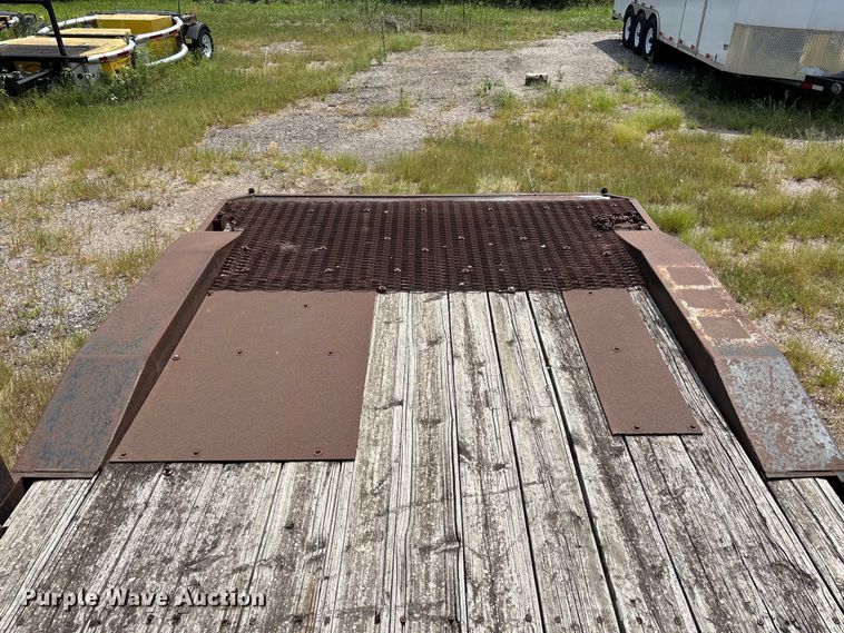 image for item FP3007 2002 Ullhaul 182WB utility trailer