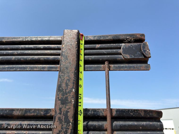 image for item FP3008 2001 GMC W5500 flatbed truck
