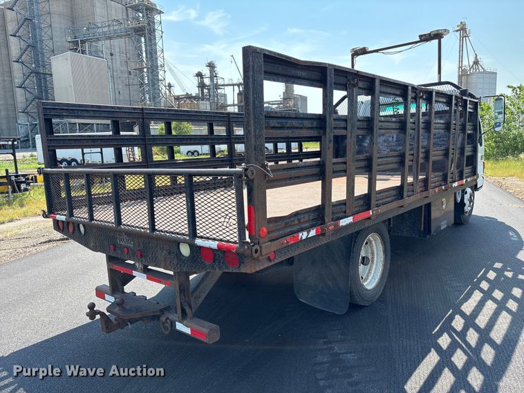 image for item FP3009 2004 GMC W5500 flatbed truck