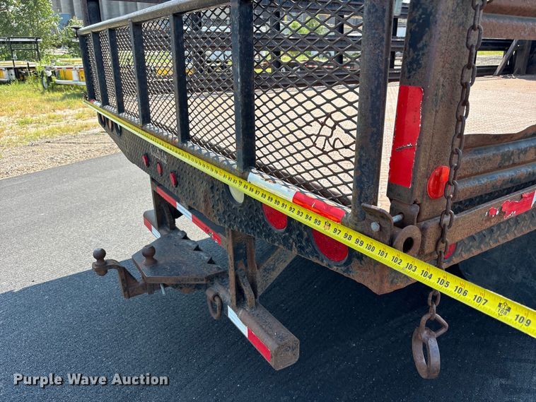 image for item FP3009 2004 GMC W5500 flatbed truck
