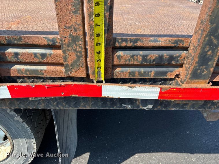 image for item FP3009 2004 GMC W5500 flatbed truck