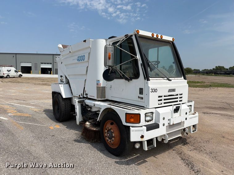 image for item FP3011 2001 Johnston M4 street sweeper