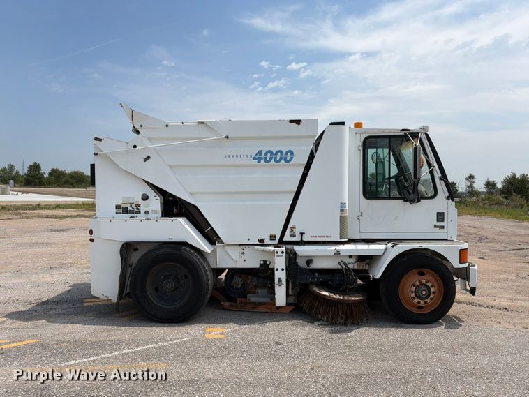 image for item FP3011 2001 Johnston M4 street sweeper