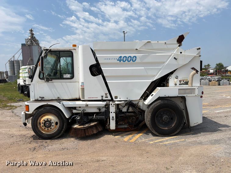 image for item FP3011 2001 Johnston M4 street sweeper