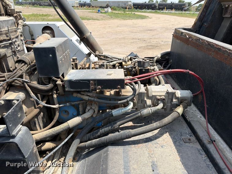 image for item FP3011 2001 Johnston M4 street sweeper