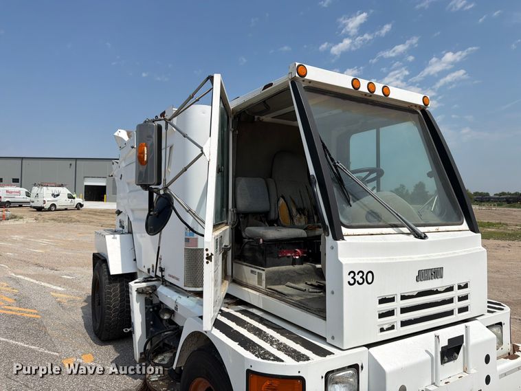 image for item FP3011 2001 Johnston M4 street sweeper