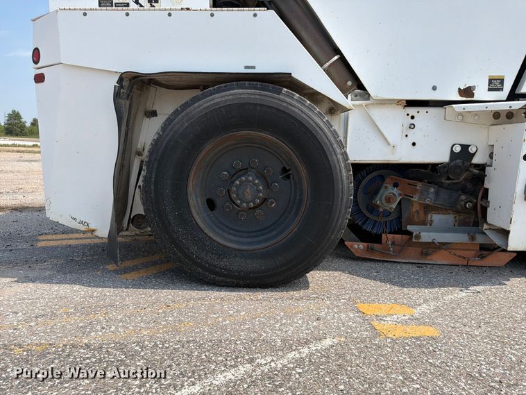 image for item FP3011 2001 Johnston M4 street sweeper