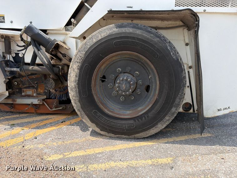 image for item FP3011 2001 Johnston M4 street sweeper