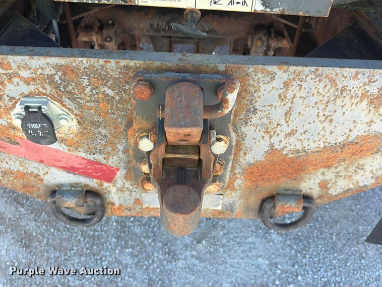 image for item FP4000 2001 Mack RD680S crane truck