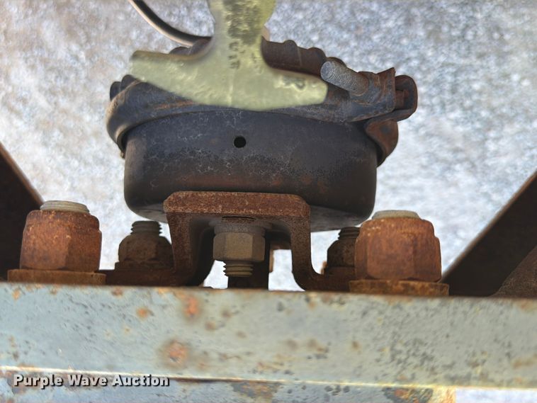 image for item FP4000 2001 Mack RD680S crane truck