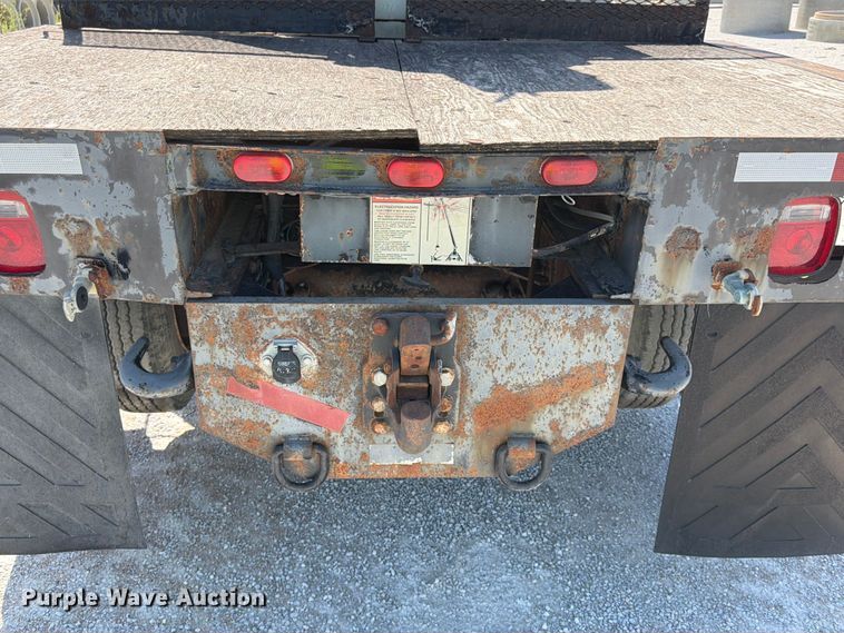 image for item FP4000 2001 Mack RD680S crane truck