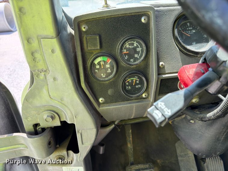 image for item FP4000 2001 Mack RD680S crane truck