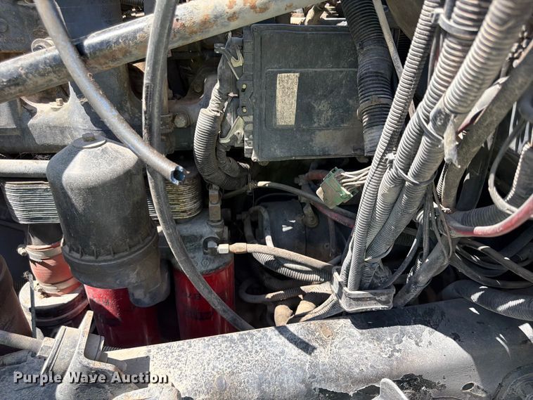 image for item FP4000 2001 Mack RD680S crane truck