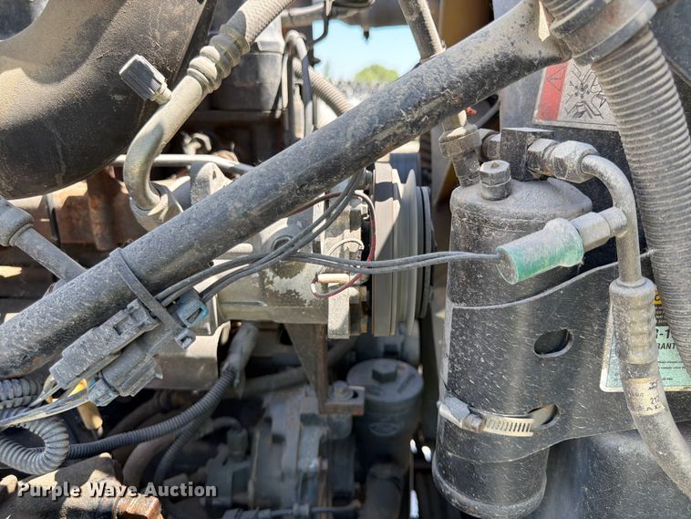 image for item FP4000 2001 Mack RD680S crane truck
