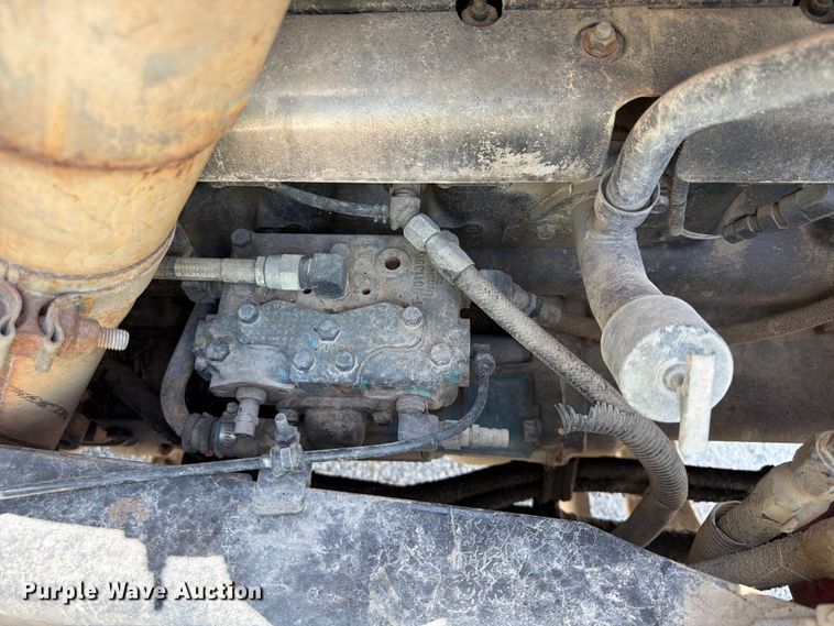 image for item FP4000 2001 Mack RD680S crane truck