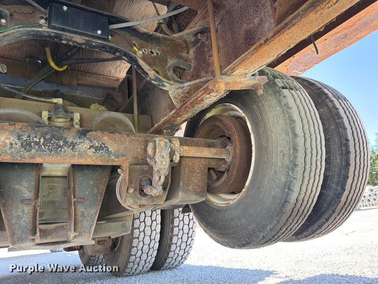image for item FP4000 2001 Mack RD680S crane truck