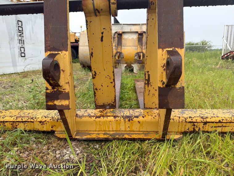 image for item FP4001 Caterpillar wheel loader forks