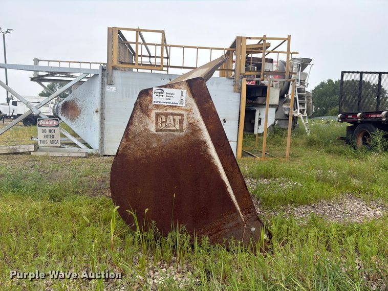 image for item FP4002 Caterpillar wheel loader bucket