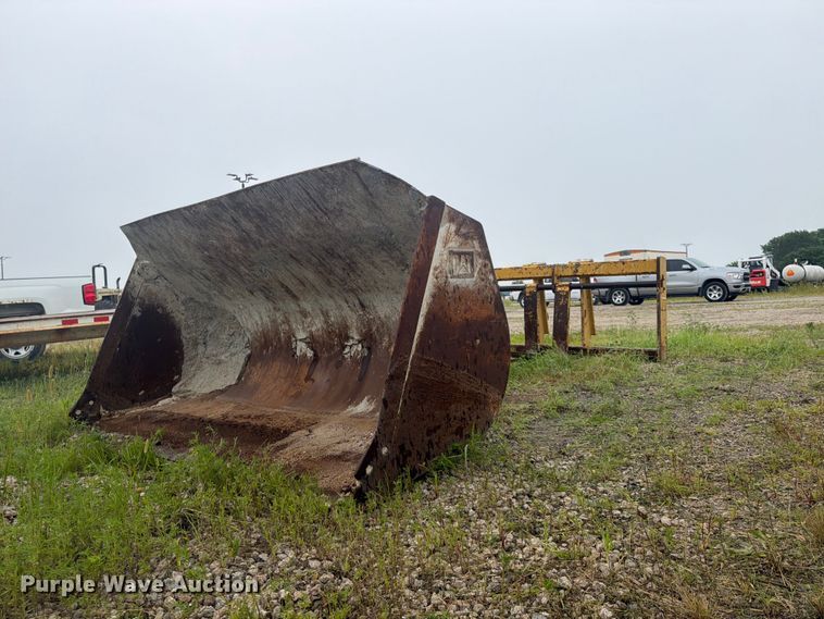 image for item FP4002 Caterpillar wheel loader bucket