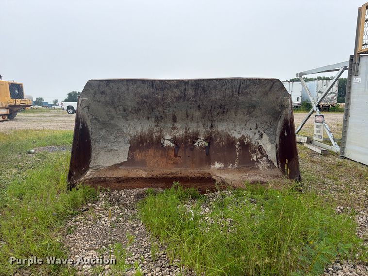 image for item FP4002 Caterpillar wheel loader bucket