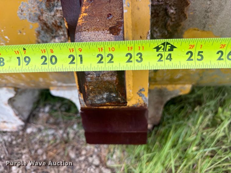 image for item FP4002 Caterpillar wheel loader bucket