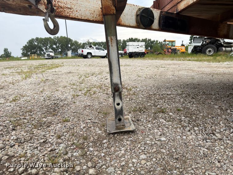 image for item FP4005 2002 Ullhaul utility trailer