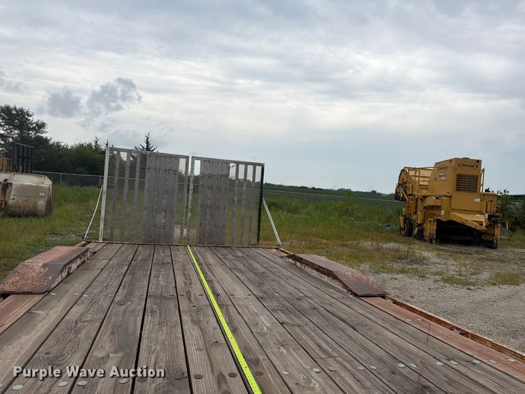 image for item FP4005 2002 Ullhaul utility trailer
