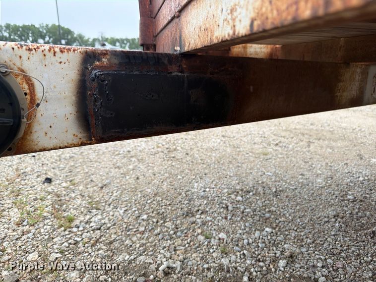 image for item FP4005 2002 Ullhaul utility trailer
