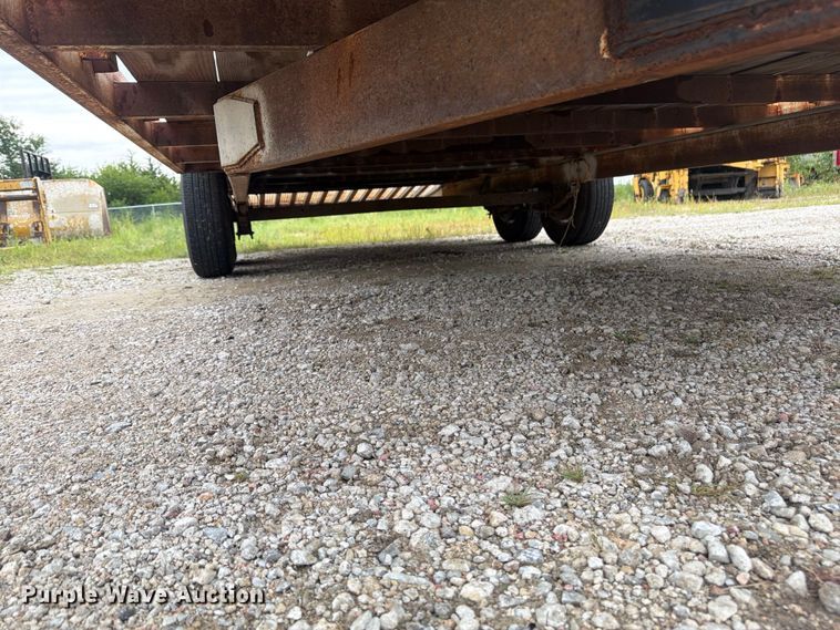image for item FP4005 2002 Ullhaul utility trailer