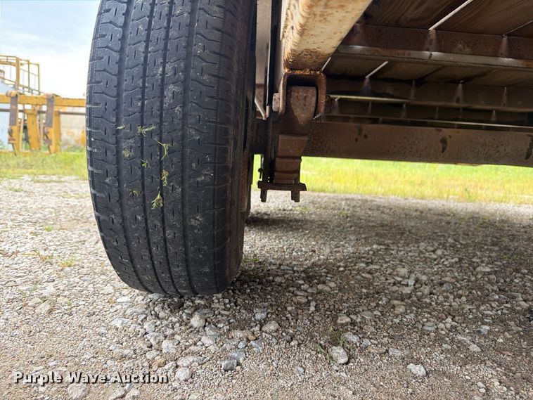 image for item FP4005 2002 Ullhaul utility trailer