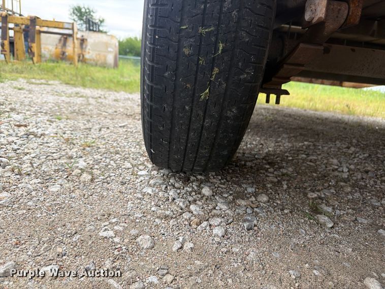 image for item FP4005 2002 Ullhaul utility trailer
