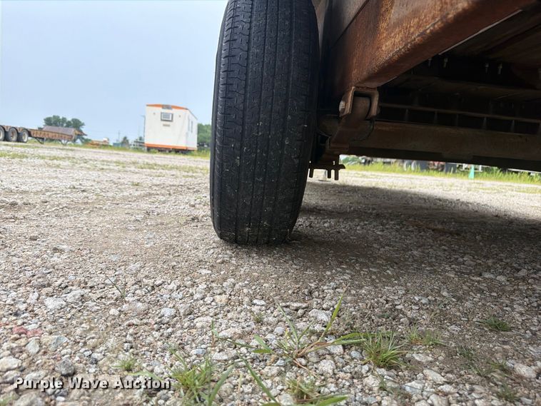 image for item FP4005 2002 Ullhaul utility trailer