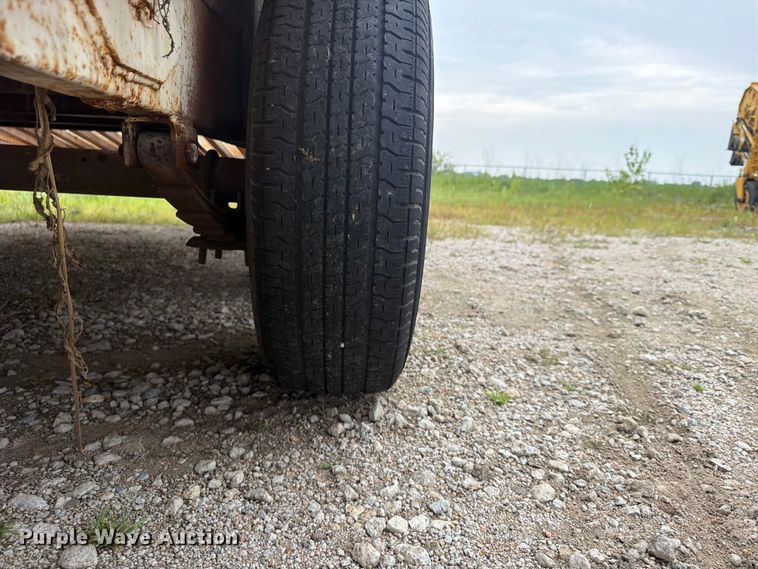 image for item FP4005 2002 Ullhaul utility trailer