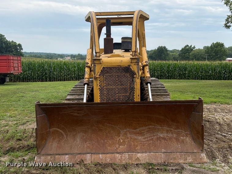 image for item FP4017 1983 Caterpillar D6D dozer