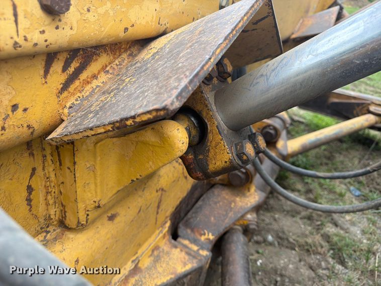 image for item FP4017 1983 Caterpillar D6D dozer