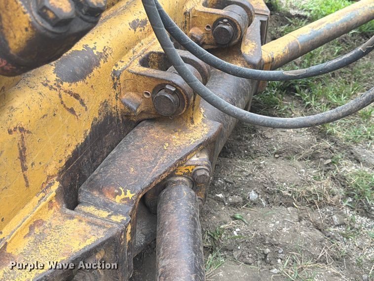 image for item FP4017 1983 Caterpillar D6D dozer